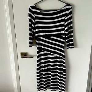 Black-white stripe dress